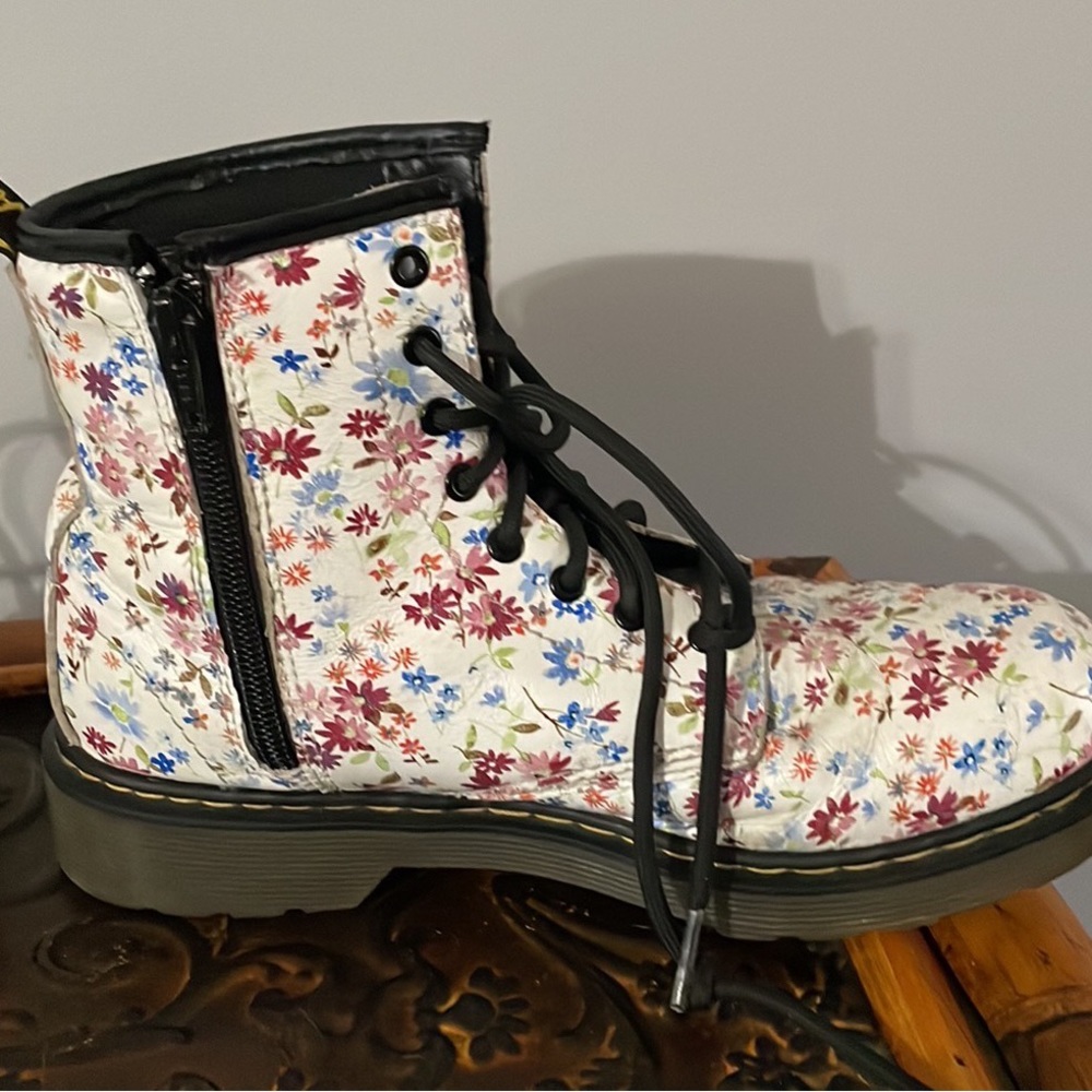 Rare Dr Martens Delaney Floral Boots - Picture 6 of 10